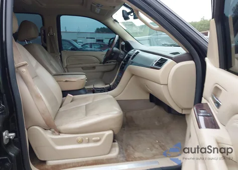 2010 Cadillac Escalade Premium z USA, uszkodzony, nr VIN 1GYUCCEF9AR246737